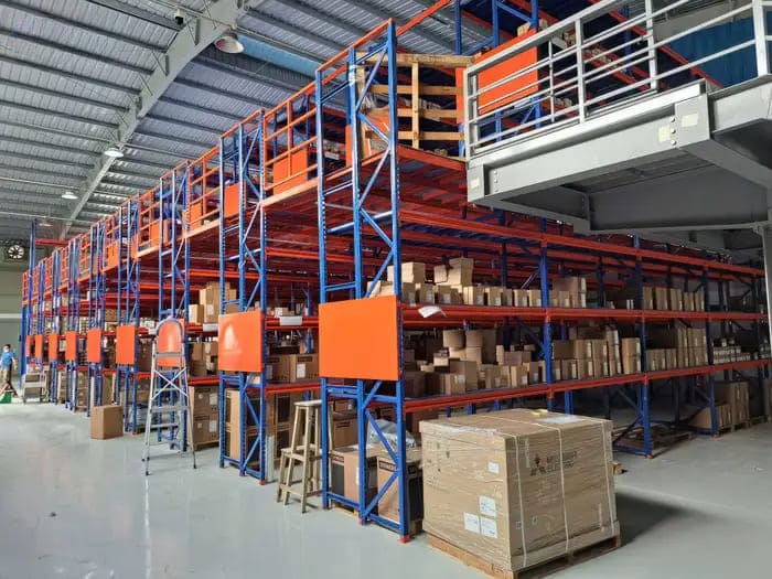 nhà máy sản xuất hiện đại